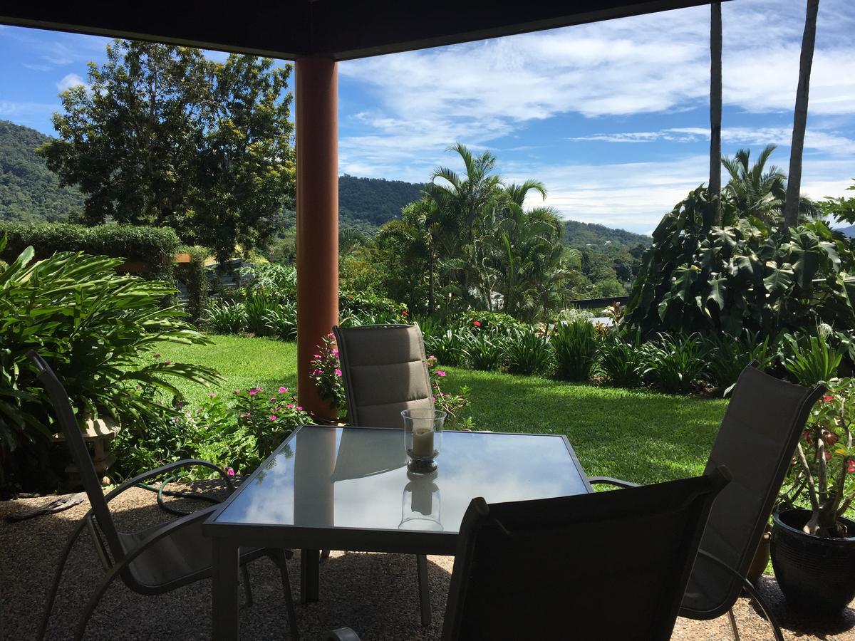 Apartmán Hideaway On Hillview Cairns Exteriér fotografie